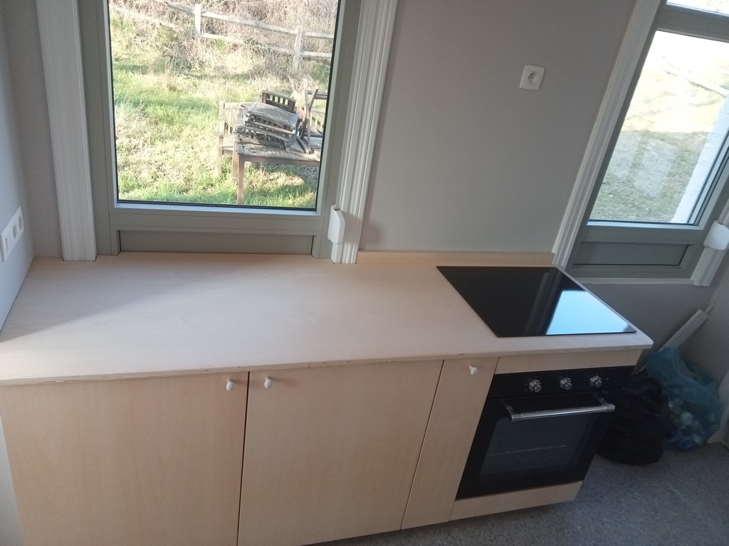 Cuisine sur mesure en contreplaqué hêtre